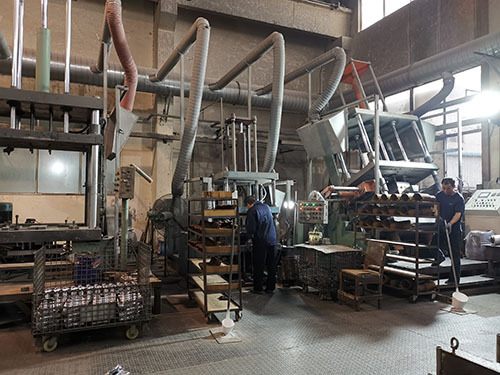 重力铸造设备展示