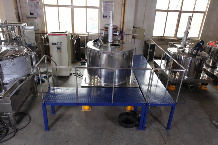 现代化洁净车间生产场景