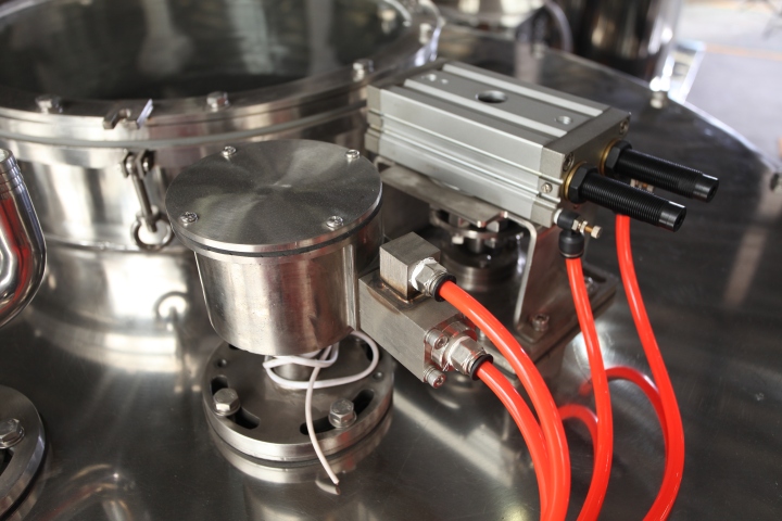 平板下卸料离心机工作原理示意图