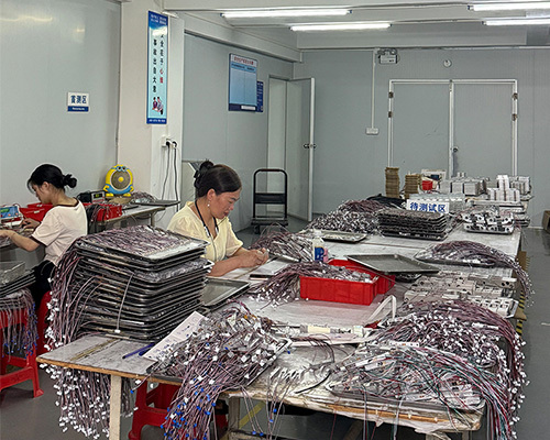 建力电测生产车间