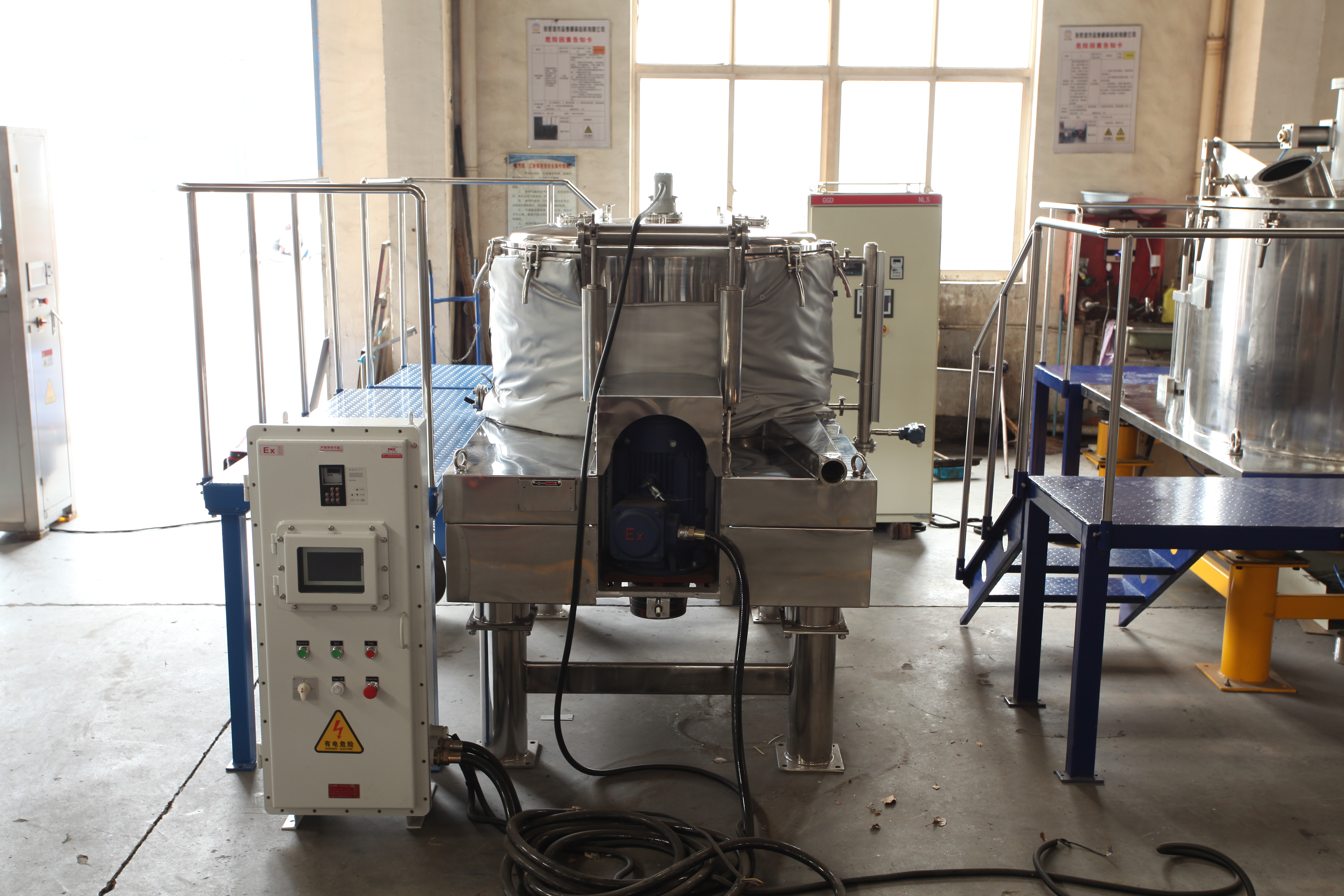 平板离心机在化工生产中的应用