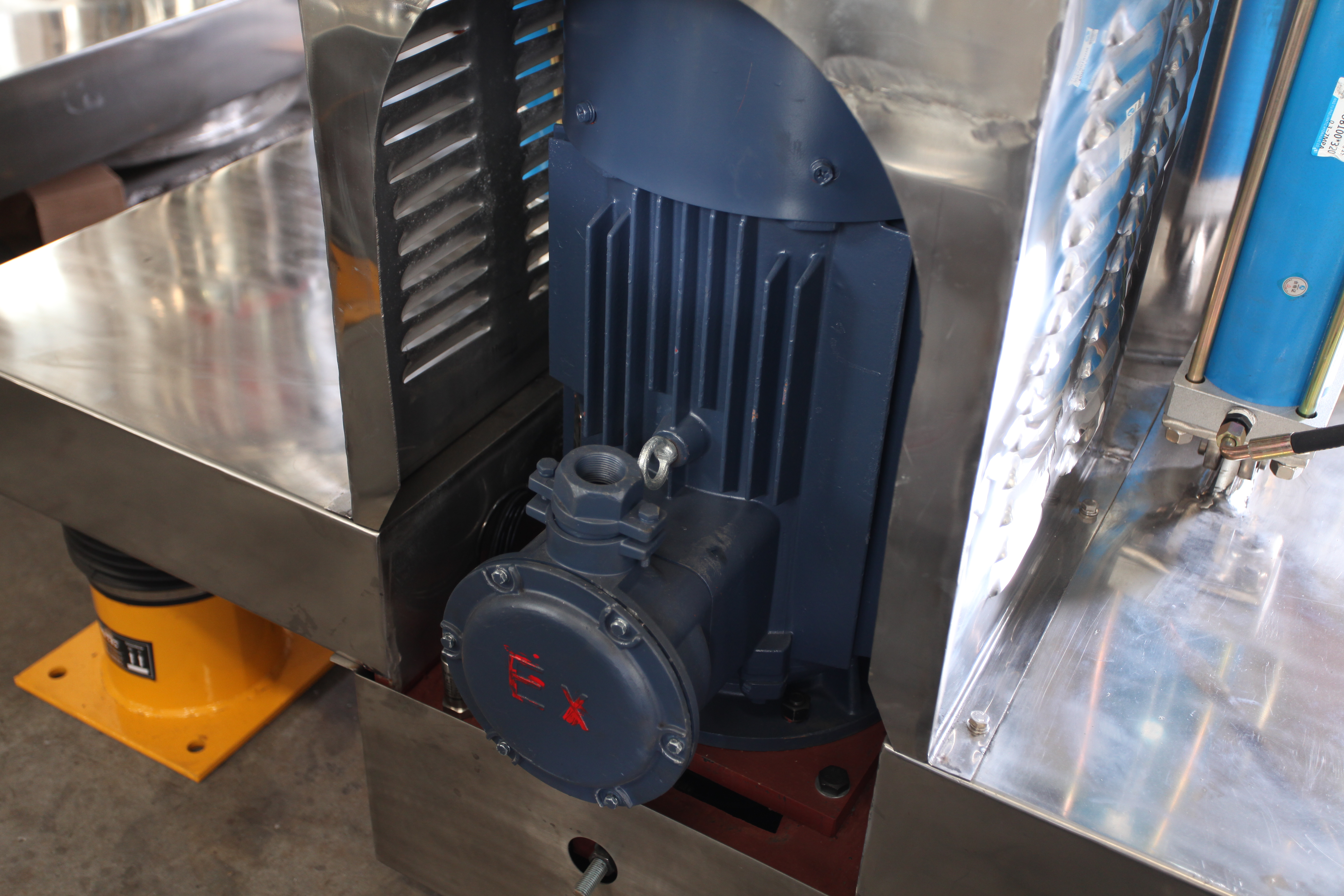 金麦穗离心机生产车间一览