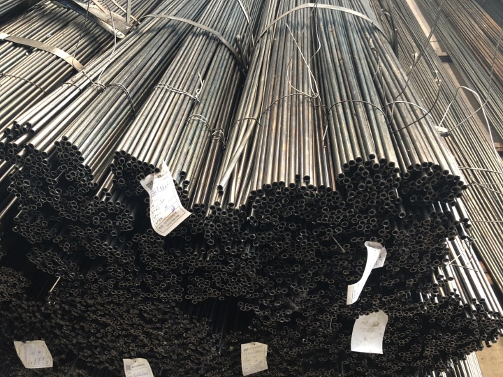 石油化工行业中的精密光亮管