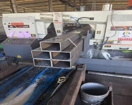 大口径厚壁无缝钢管生产现场