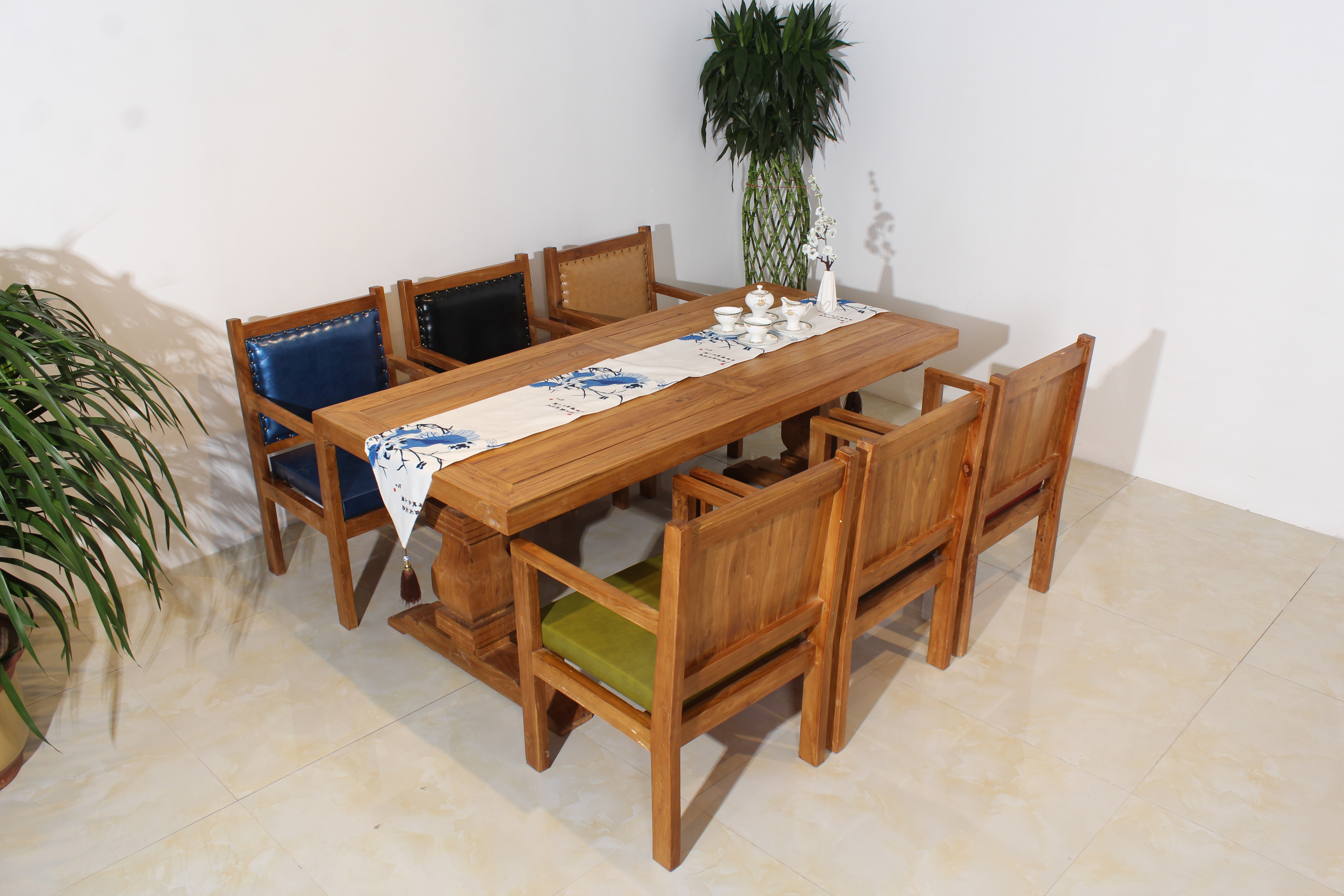 老榆木餐桌椅细节展示