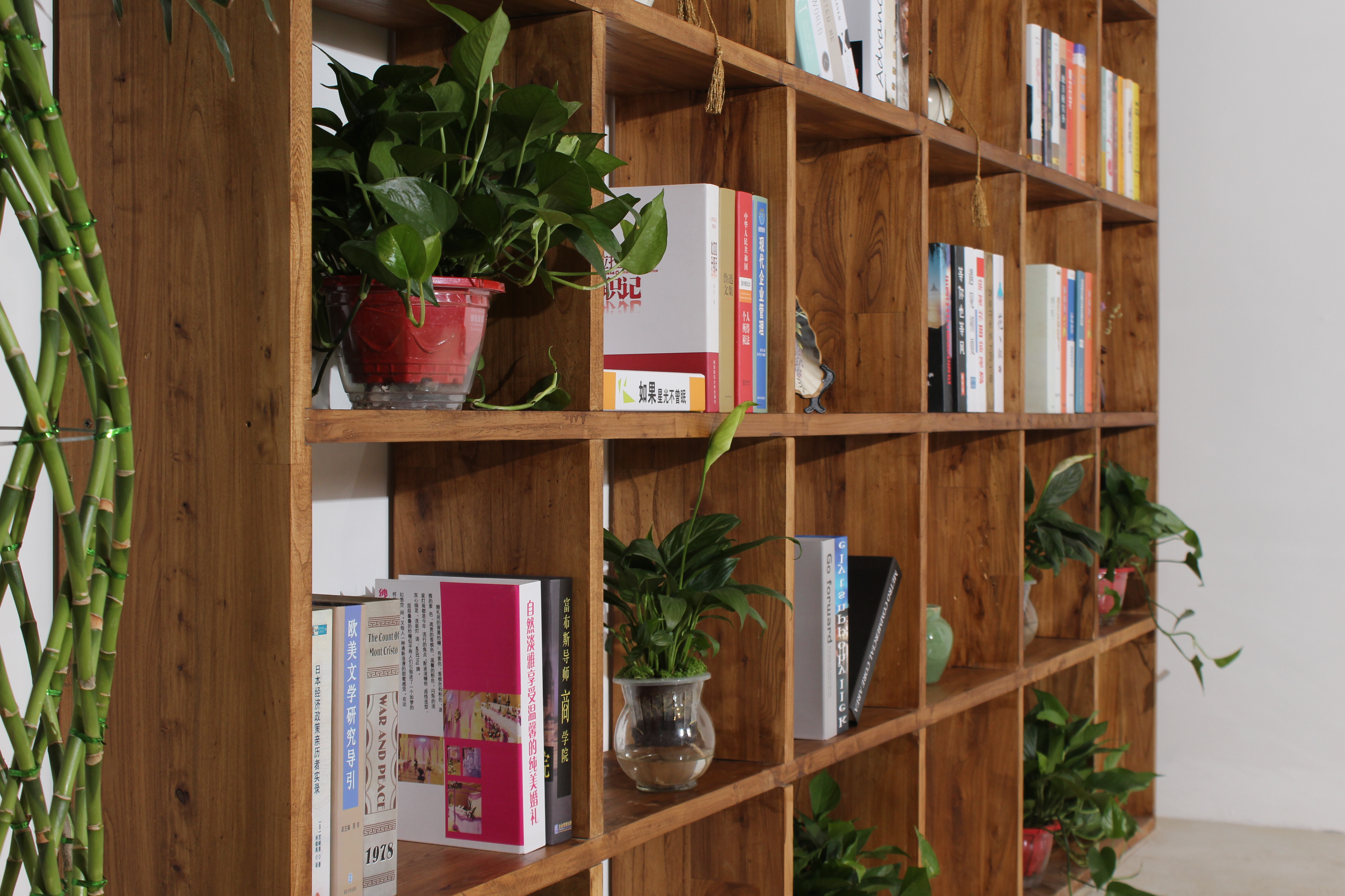 老榆木餐桌展示