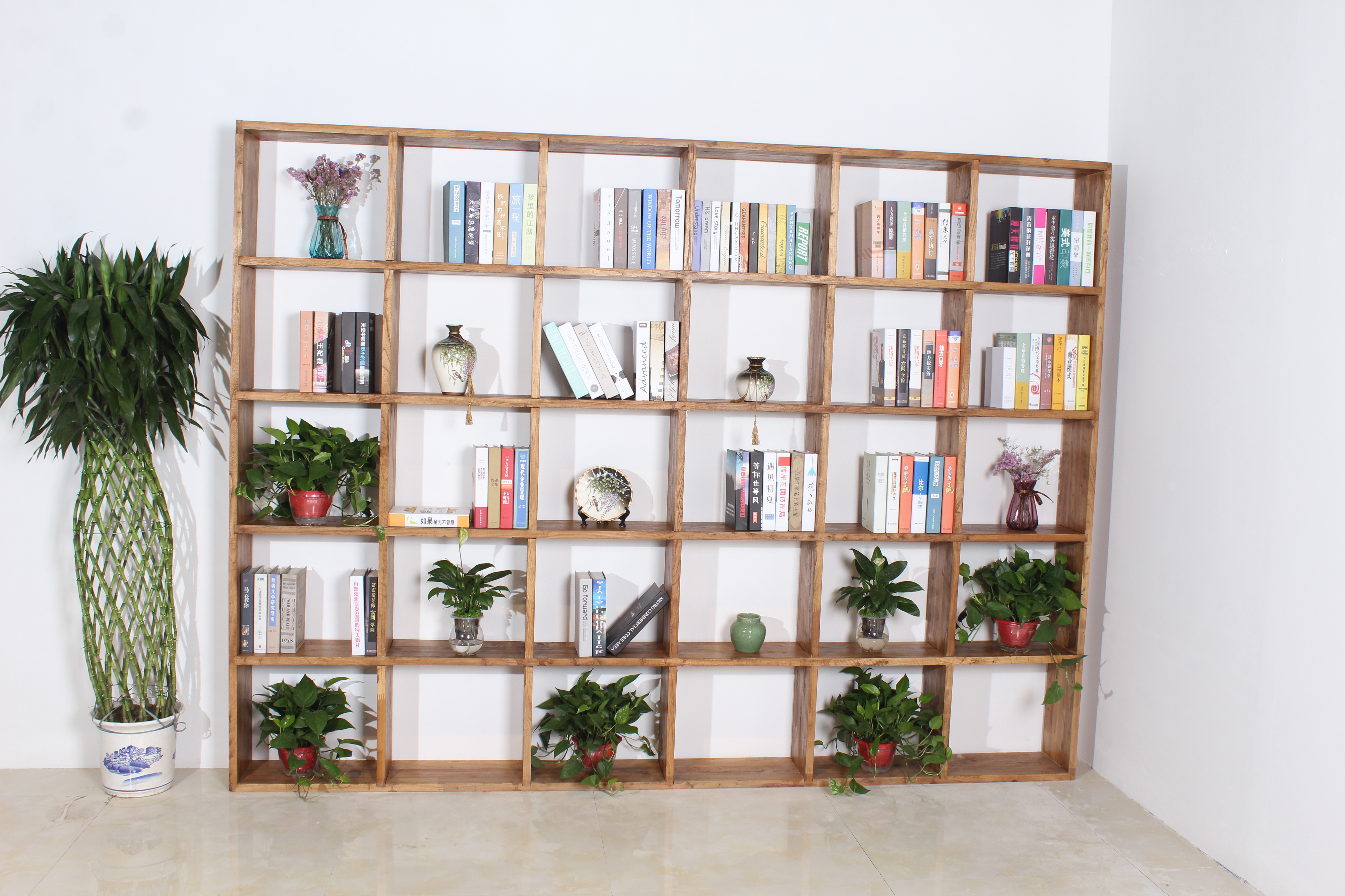 老榆木书架独特纹理