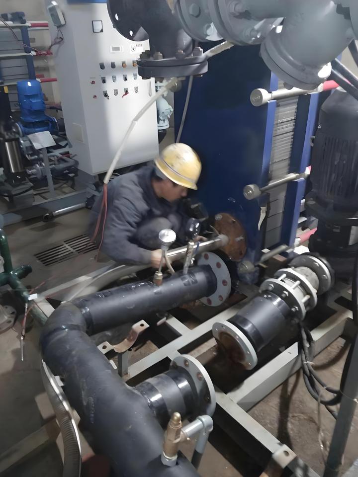 先进的板式换热器维修清洗设备