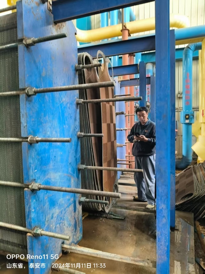 专业维修团队现场施工