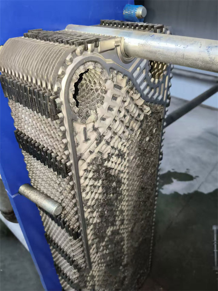 板式换热器清洗现场工作图