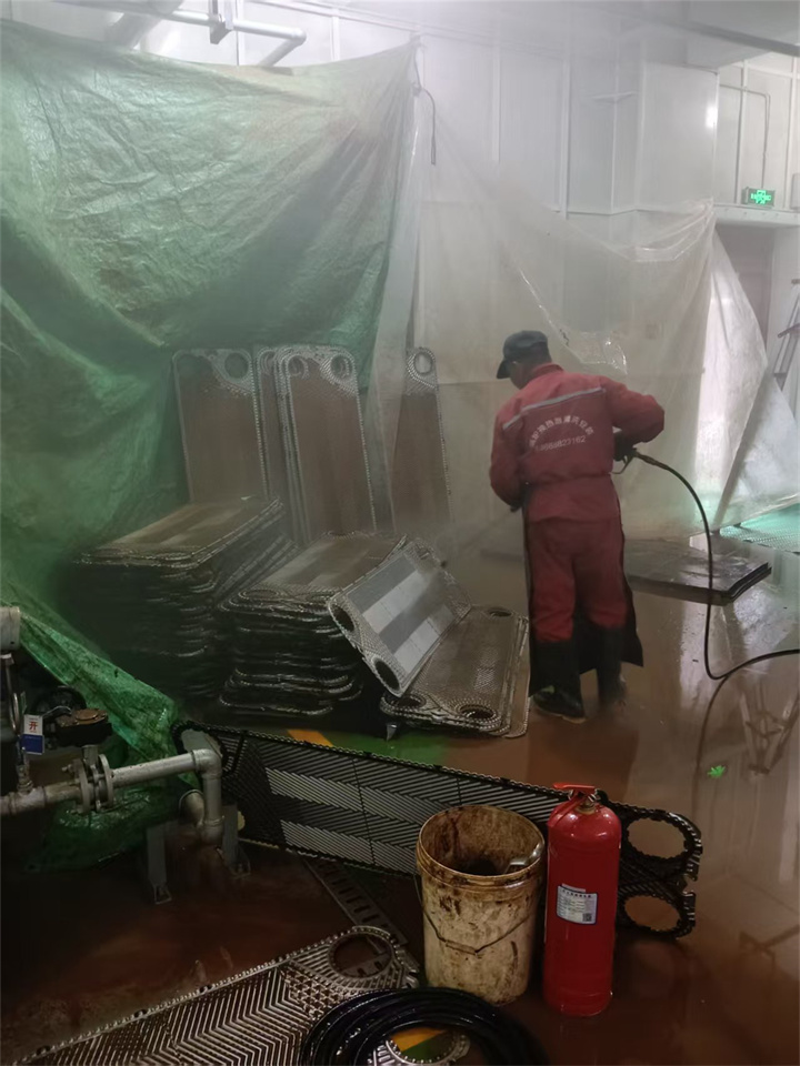 先进的板式换热器清洗设备展示