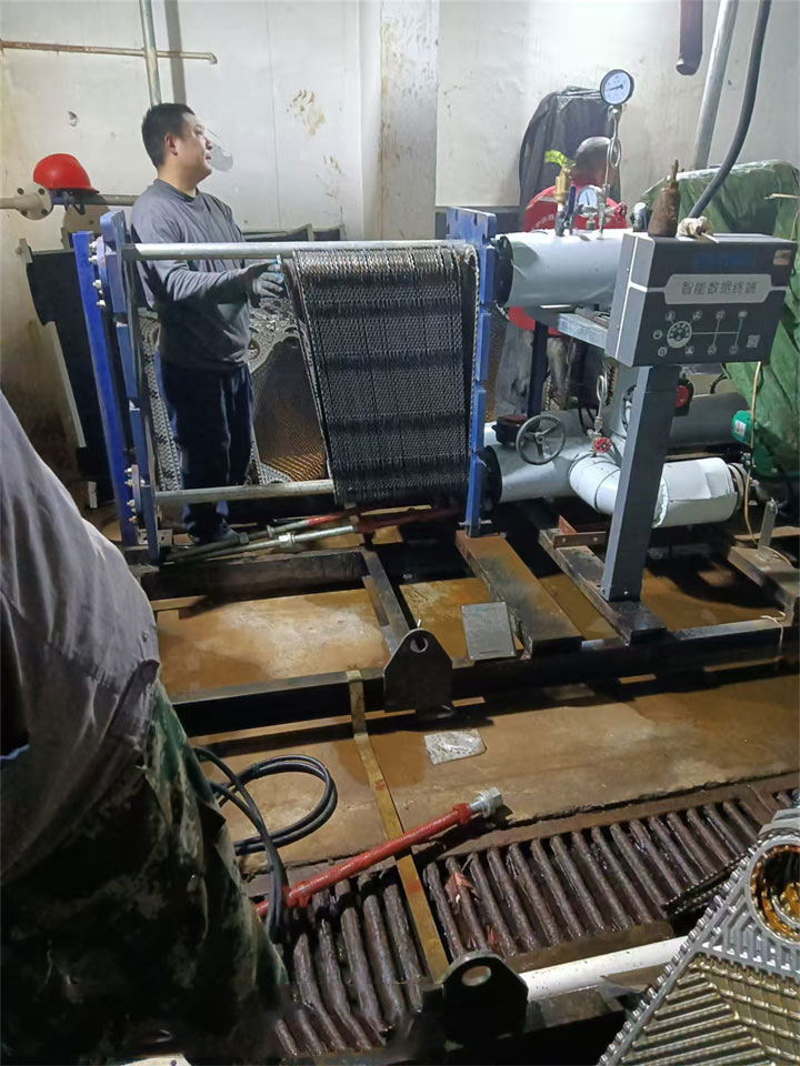 清洗前后板式换热器板片对比效果显著