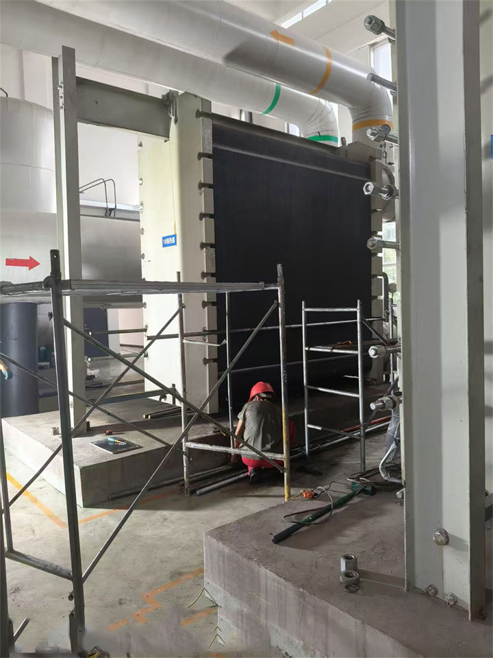 先进的板式换热器清洗维修设备