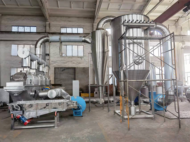 鸡精生产线工作现场