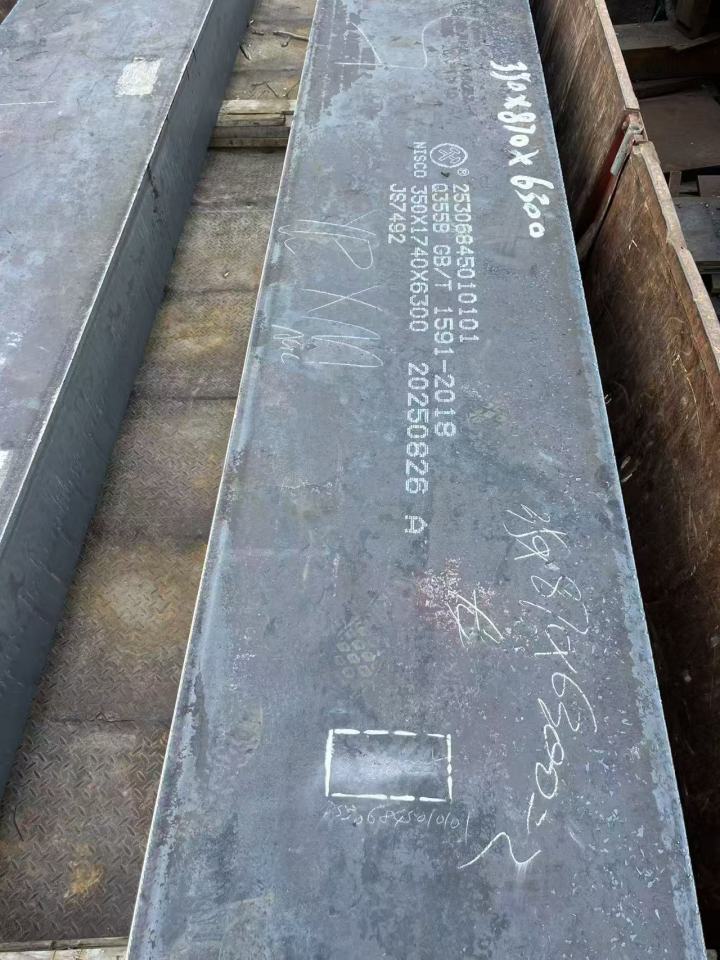 桥梁钢板切割现场