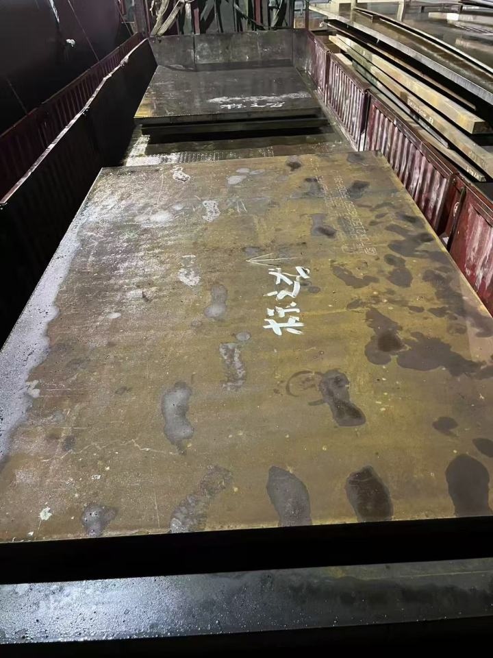 专业船板钢板切割现场