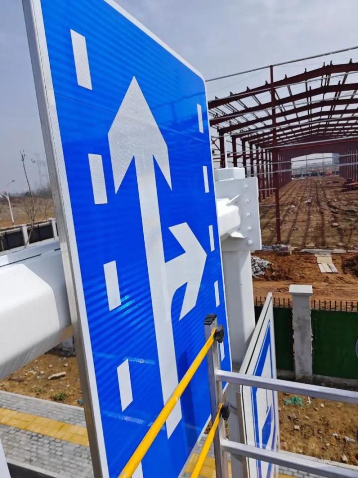 落地烤漆字展示