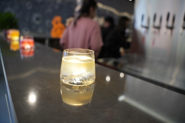 夜间门店与氛围感