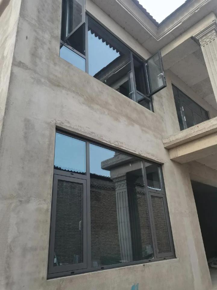 楼艺玻璃系统窗细节展示