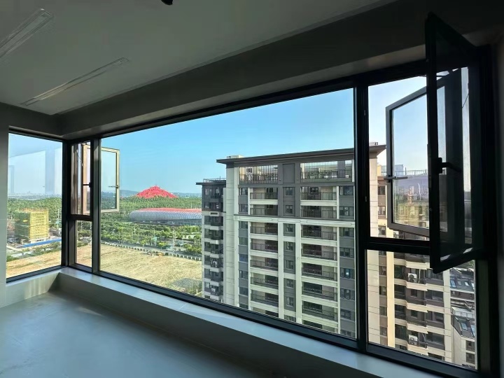 高品质外开窗纱一体窗安装效果图