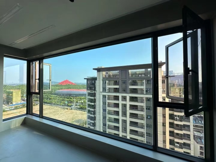 现代化系统门窗加工生产线