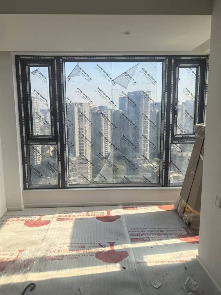 全景推拉窗安装效果