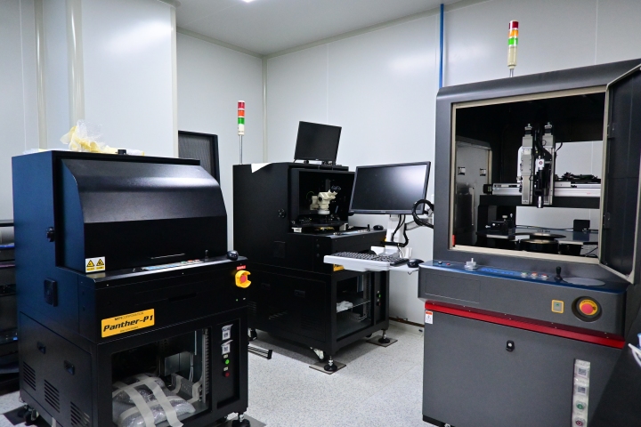 手动探针台在实验室中的使用