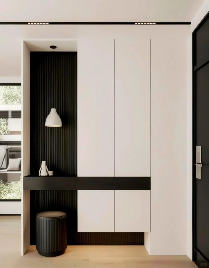 多功能玄关组合鞋柜，集成换鞋凳、挂衣区与储物格