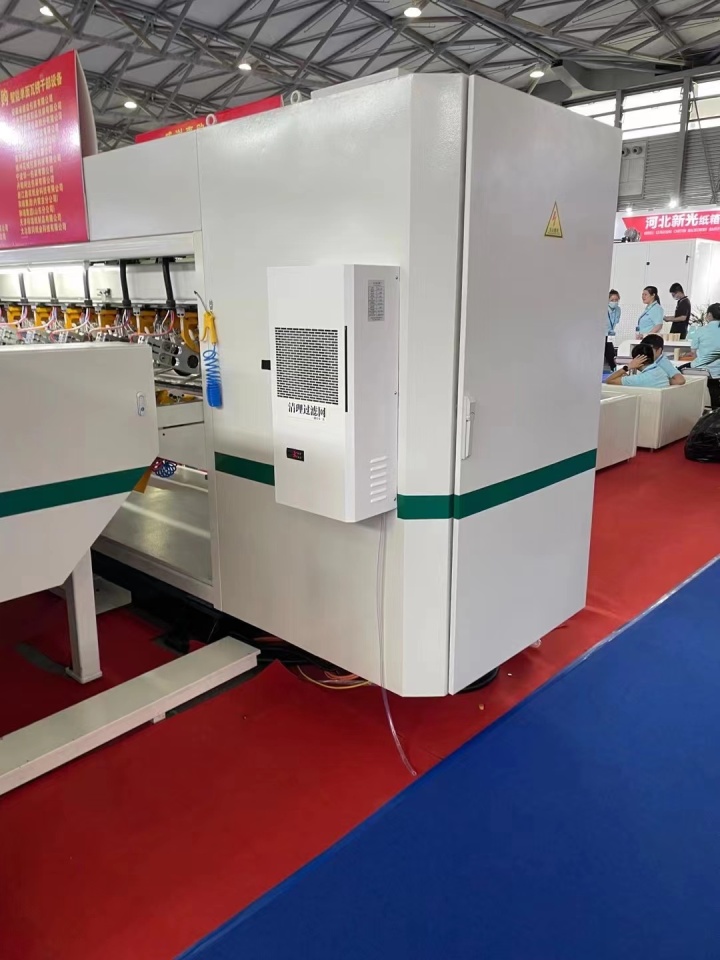 专业变频柜空调安装示意图