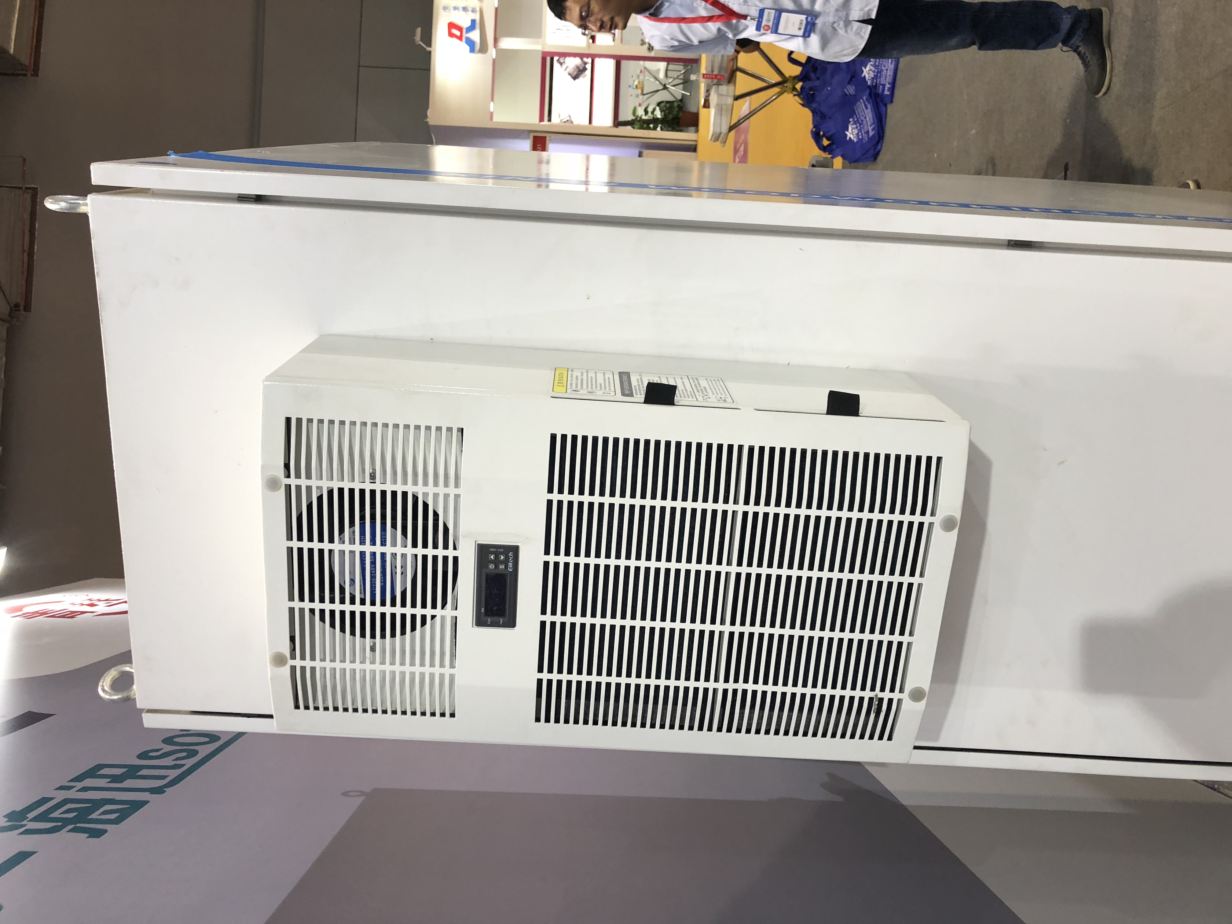 高效稳定的工业油冷机运行实景