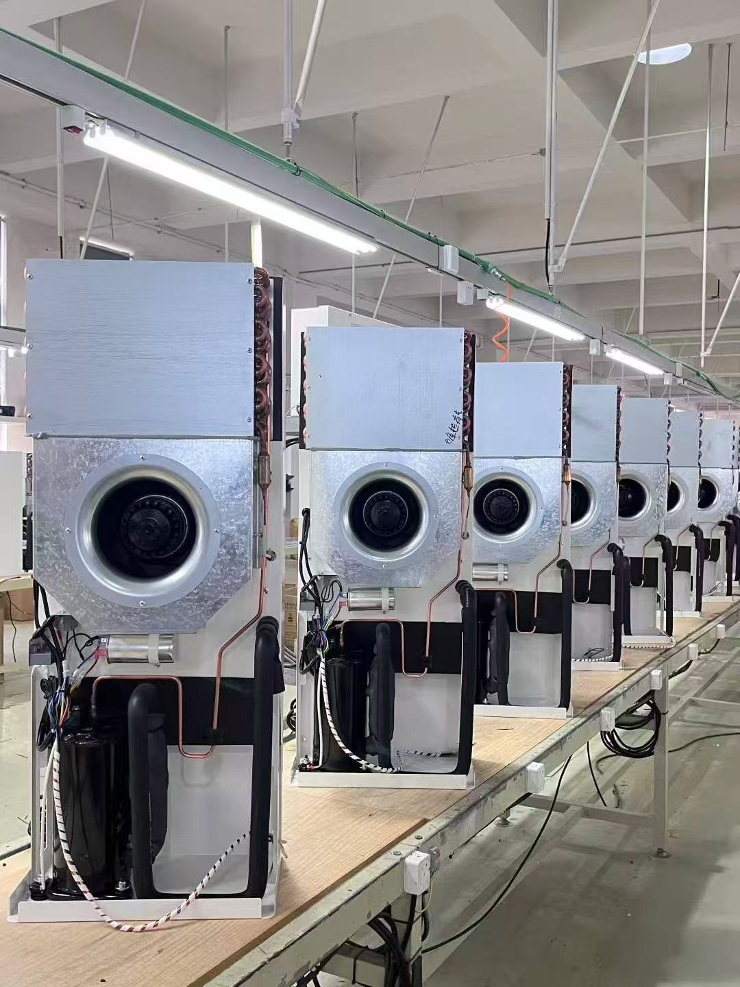 各类机柜空调产品展示