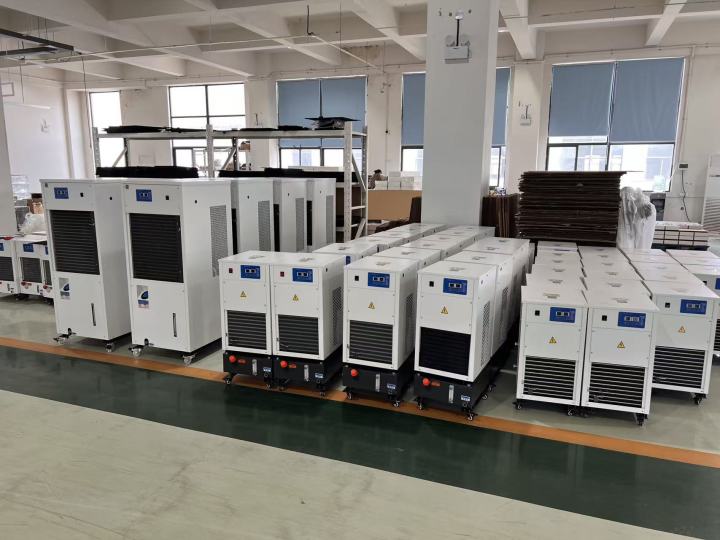 高效紧凑的工业油冷机设备