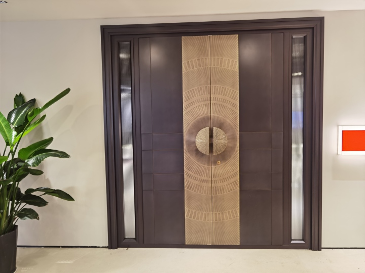 高端别墅入户门安装效果示意