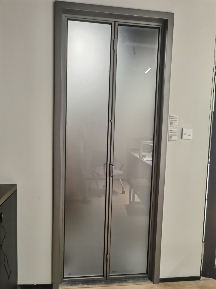 现代化铝门生产工艺