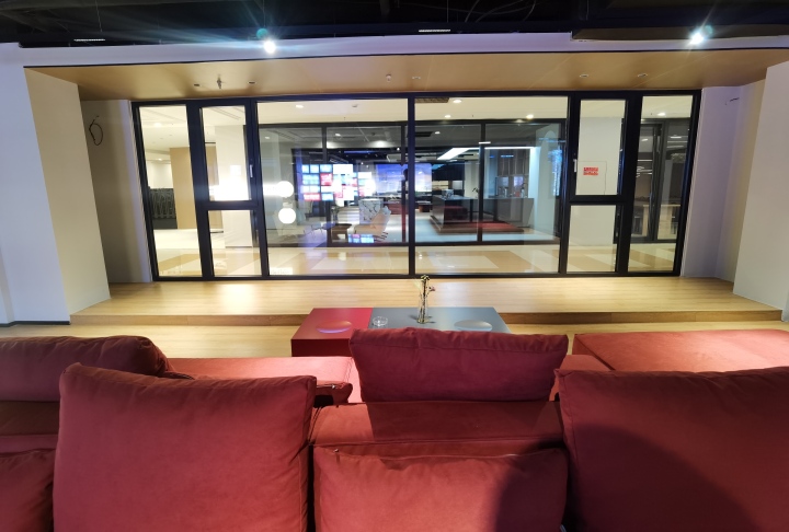 系统窗安装现场实拍