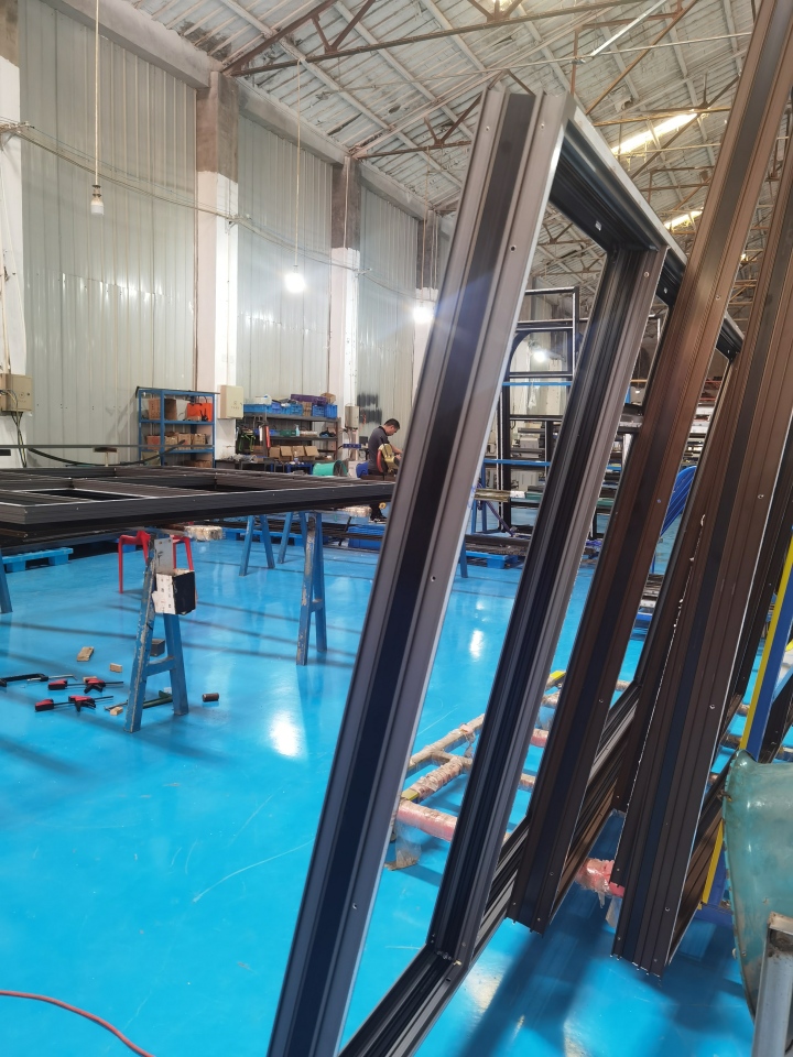 铝木门窗结构细节展示