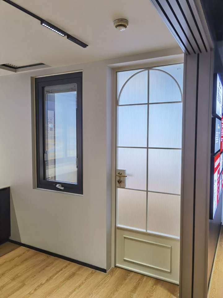 铝门精细生产工艺细节