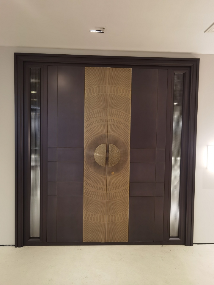 中恒门窗高定入户门产品展示