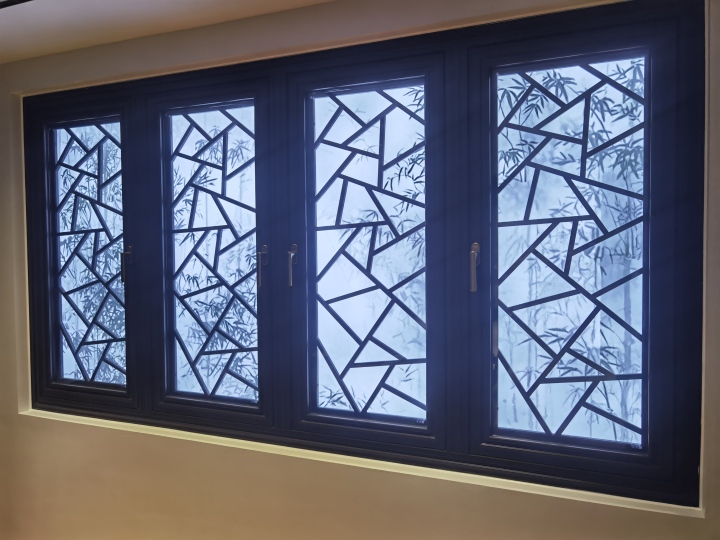 仿古门窗在现代建筑中的应用实景