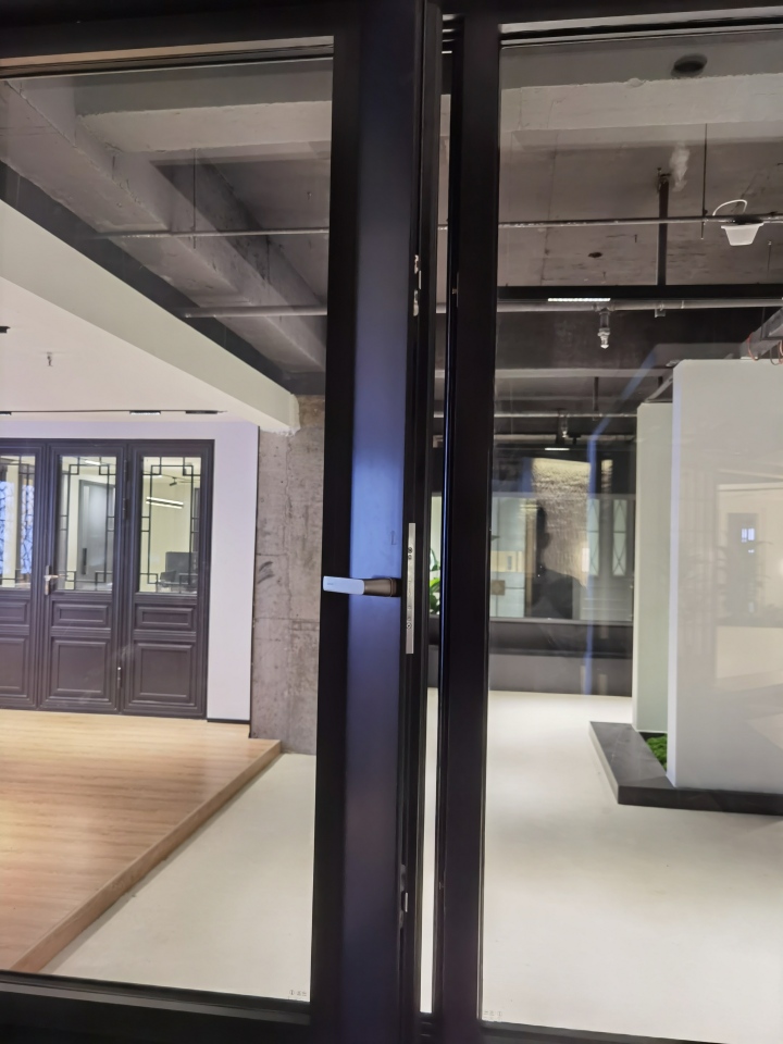 系统窗工艺细节展示