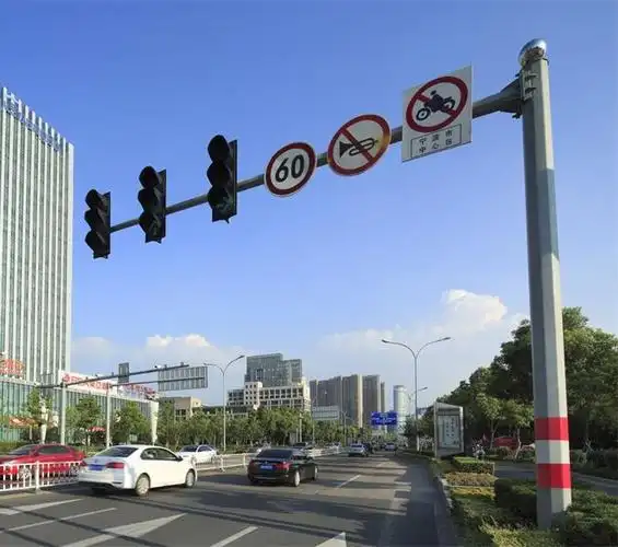 多种交通信号杆款式展示