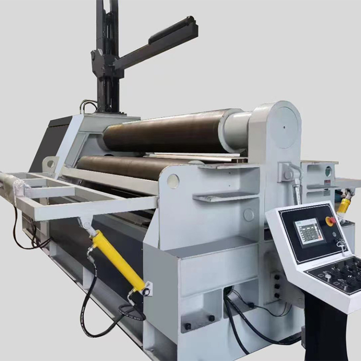 现代化卷板机生产车间