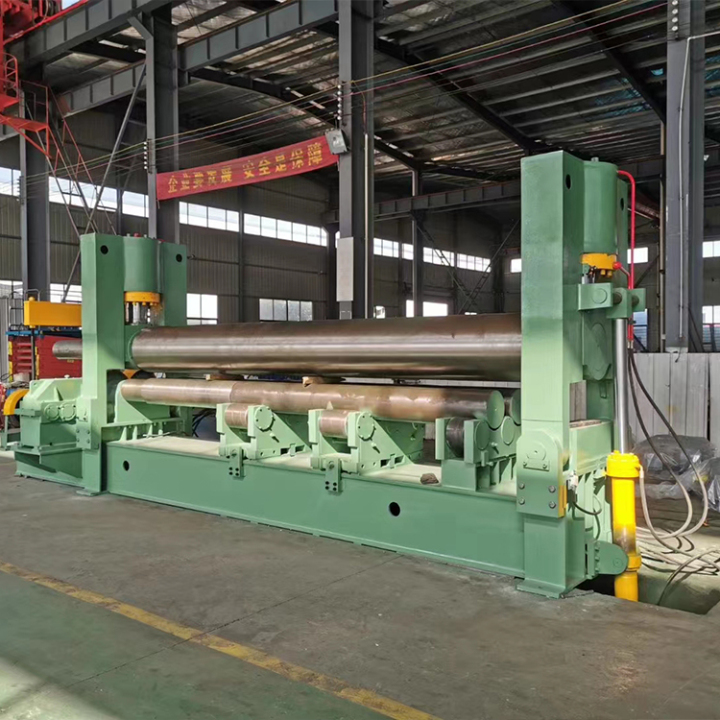 四辊卷板机工作实景图