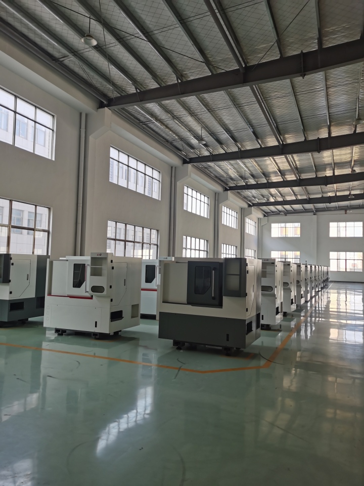 双主轴车铣复合加工中心机床内部结构