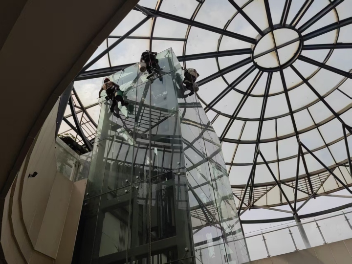 百丽洁清洁设备现场作业