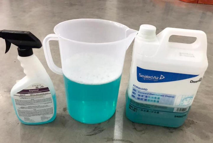 百丽洁专业清洁团队作业