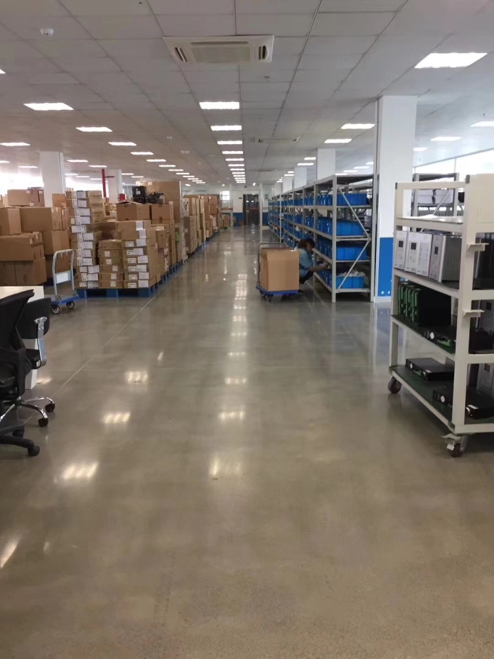 专业工厂清洗团队作业现场