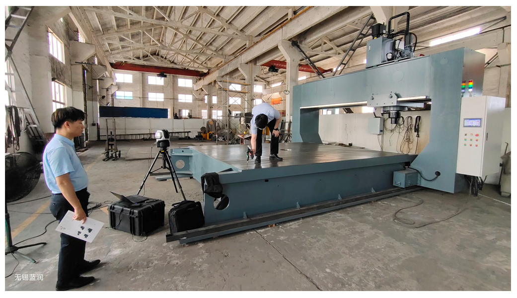 高性能自动龙门液压机工作示意图