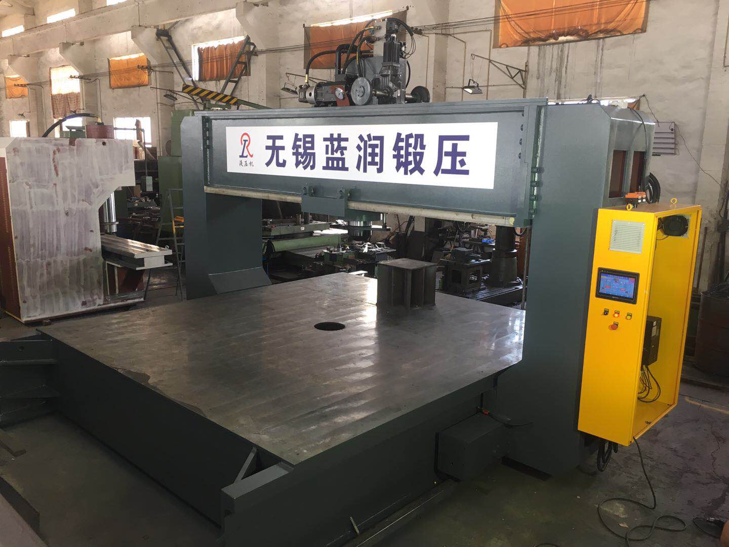无锡蓝润机械有限公司现代化生产车间