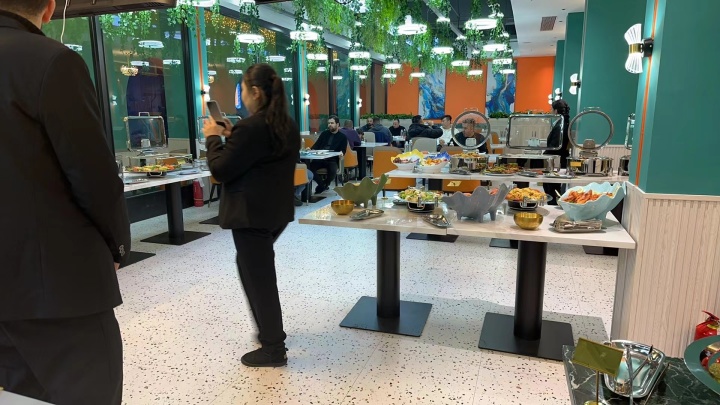 精致阿拉伯美食展示